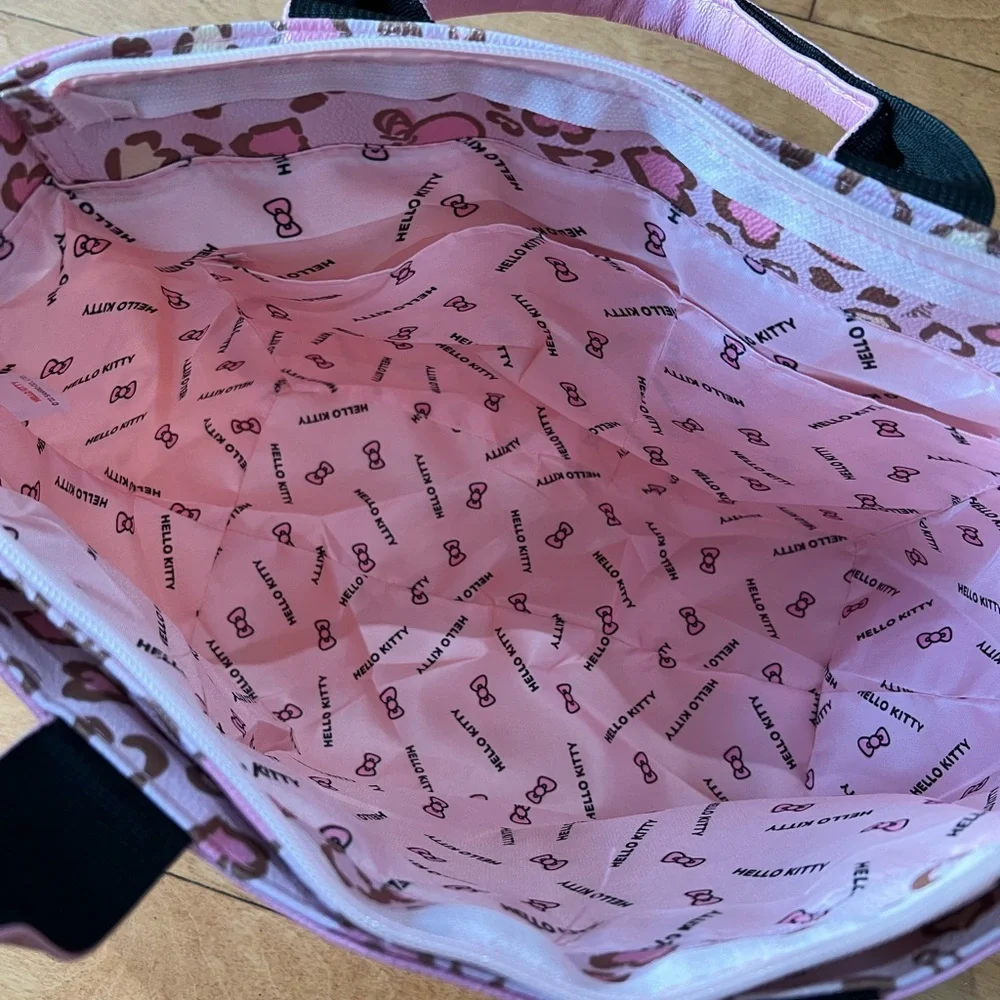 ***SOLD*** Hello Kitty Tote Bag - Picture 3 of 5
